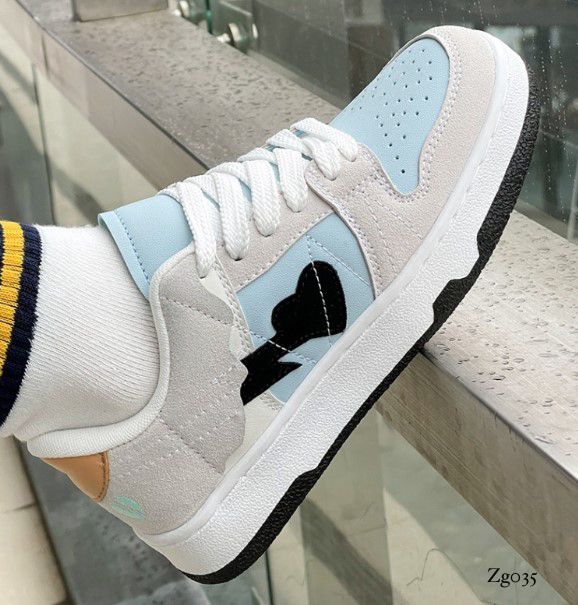 Tenis gris detalles azul suela 3cm 1107 C-1
